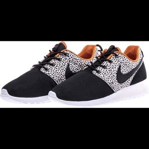 Nike Roshe One Safari Black Tennis Shoes Sneakers